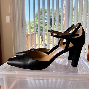 Beautiful Black Heels!